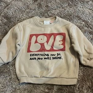 Sweatshirt
